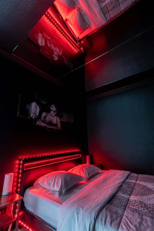 Love Room Ou Pas ! ชามาลิแยร์ ภายนอก รูปภาพ
