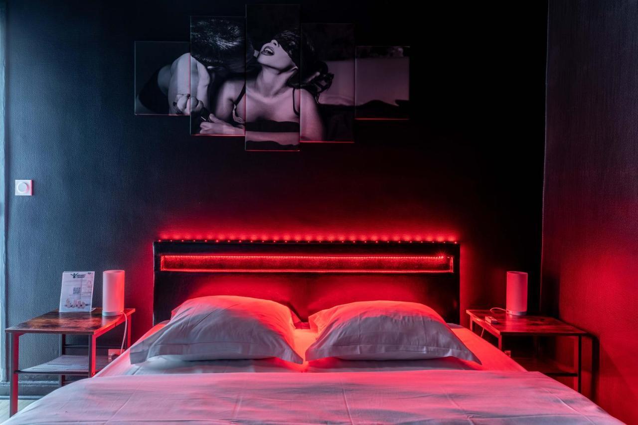 Love Room Ou Pas ! ชามาลิแยร์ ภายนอก รูปภาพ